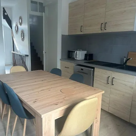 Grand Appartement Proche Gare Sens Exterior photo